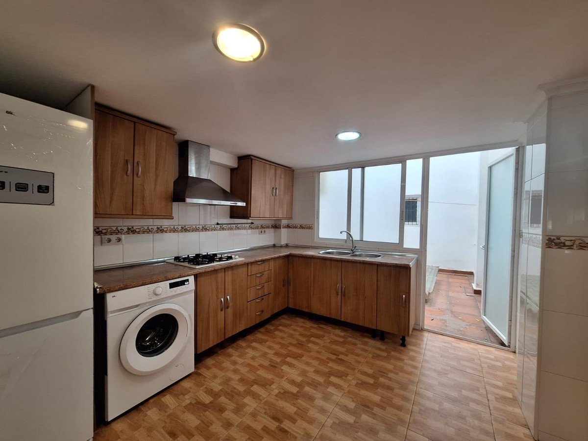 3 Bed Middle Floor Apartment in Alicante
