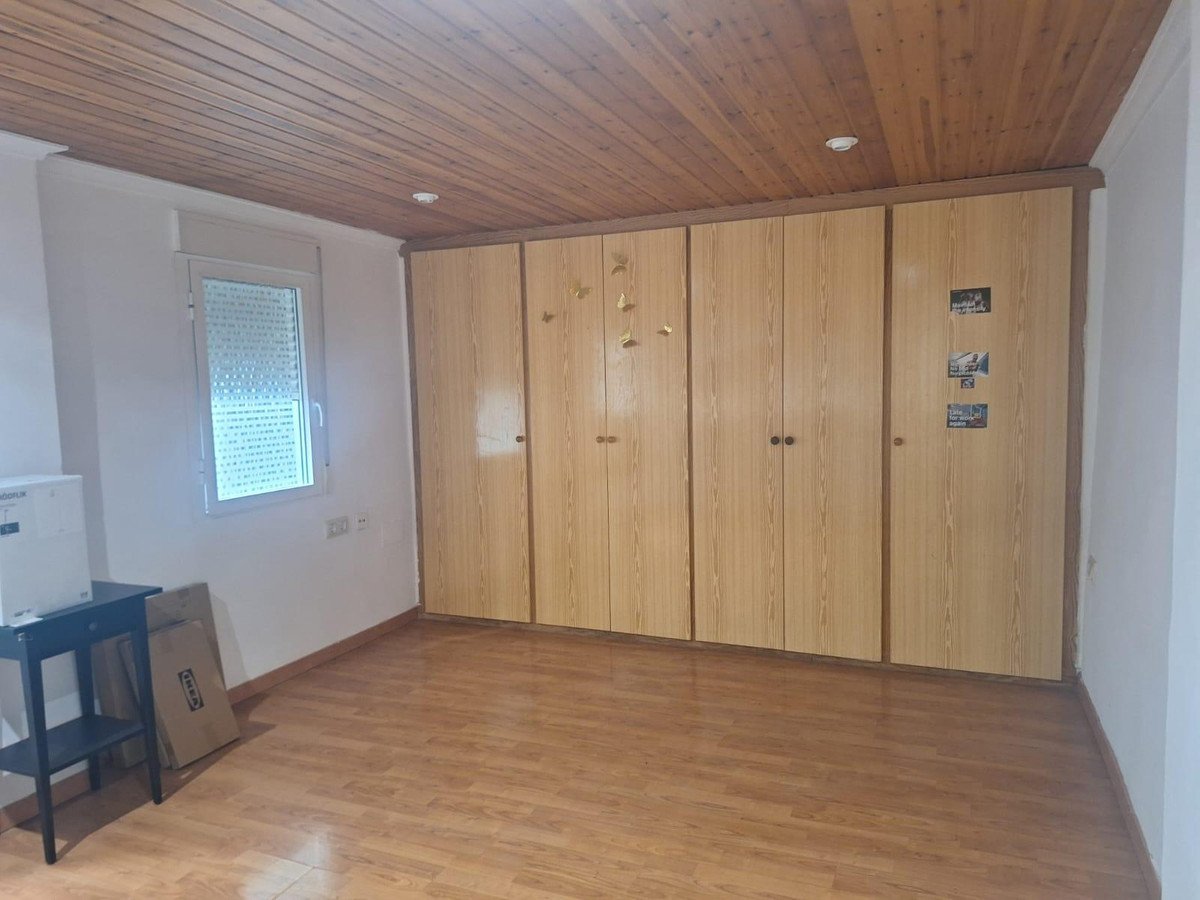 3 Bed Middle Floor Apartment in Alicante