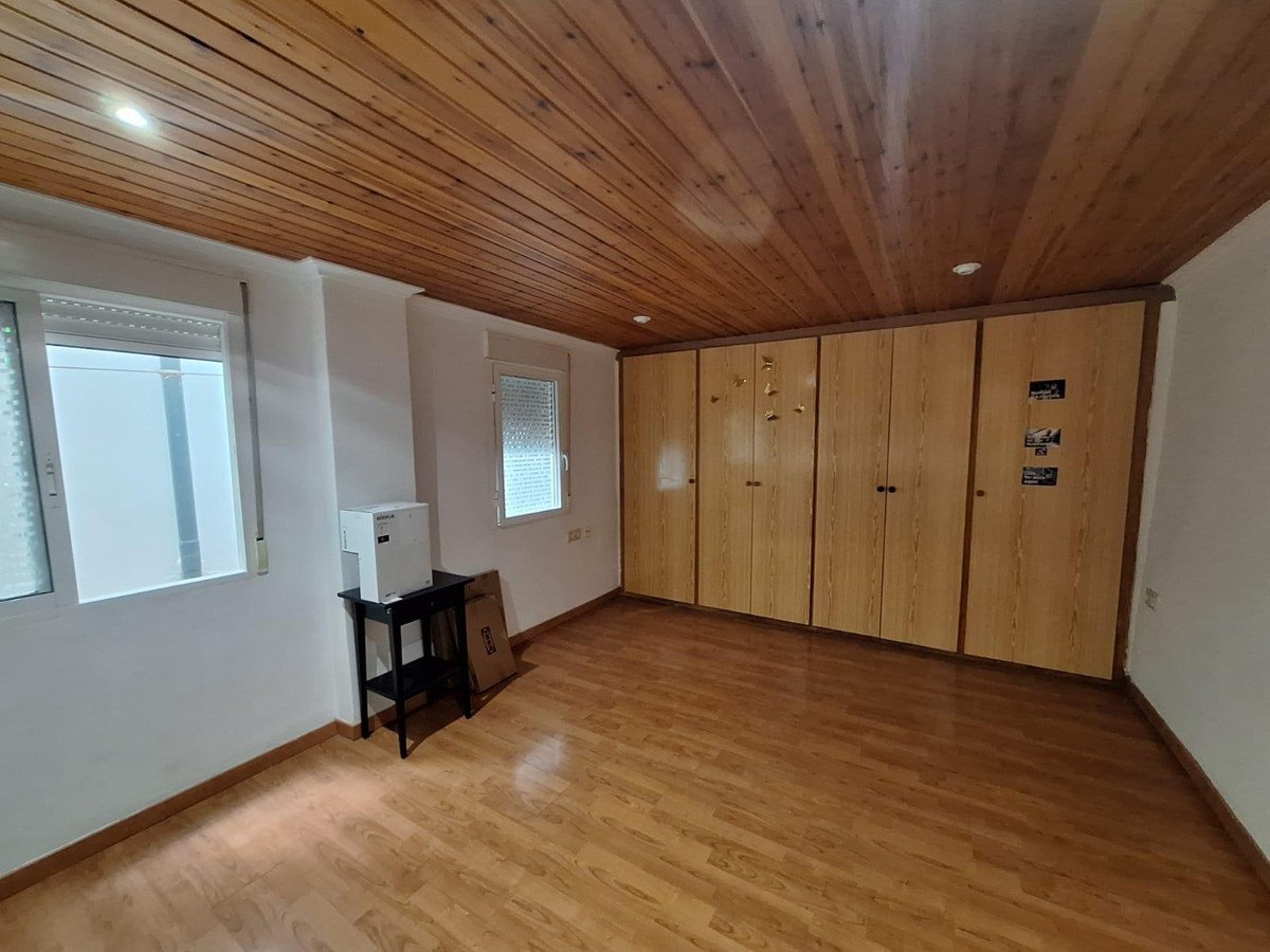 3 Bed Middle Floor Apartment in Alicante