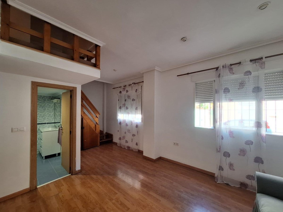 3 Bed Middle Floor Apartment in Alicante