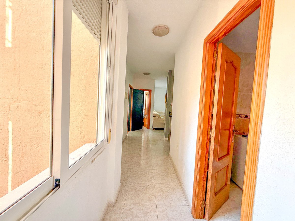 5 Bed Middle Floor Apartment in San Miguel de Salinas