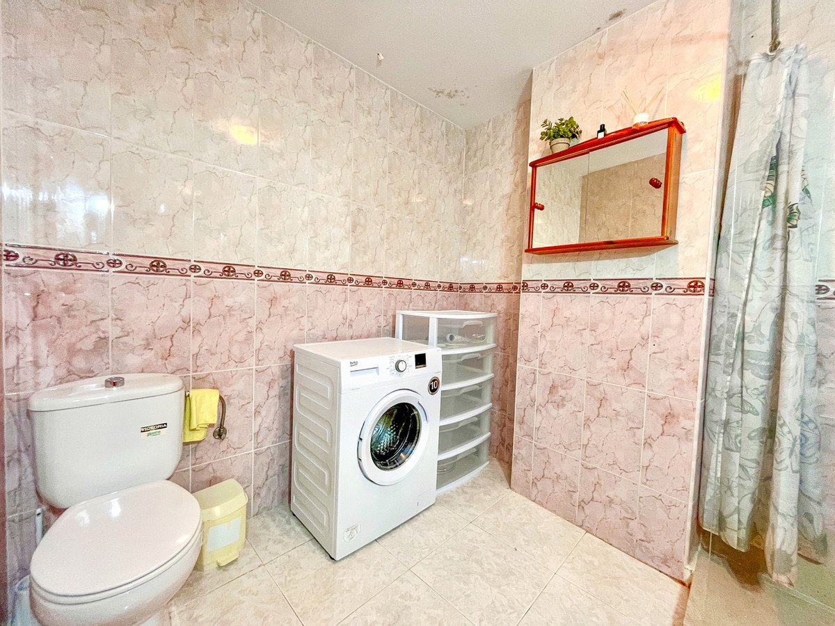 5 Bed Middle Floor Apartment in San Miguel de Salinas