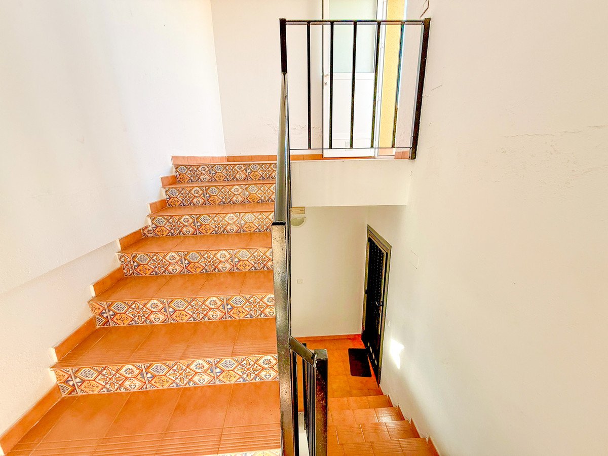 5 Bed Middle Floor Apartment in San Miguel de Salinas
