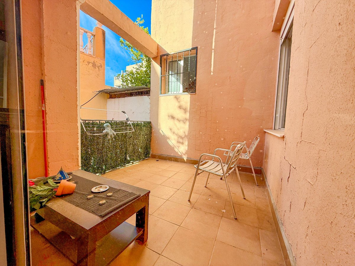 5 Bed Middle Floor Apartment in San Miguel de Salinas