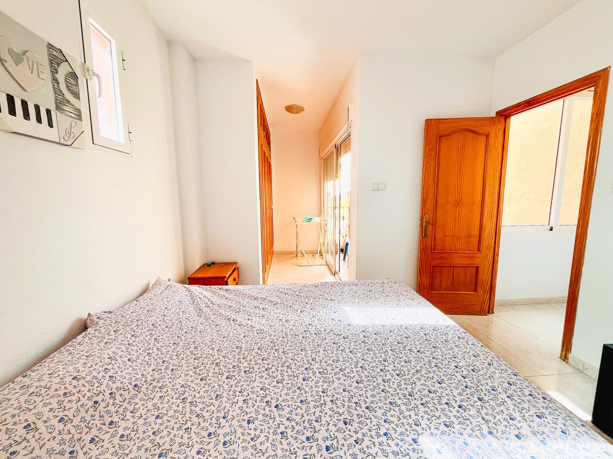 5 Bed Middle Floor Apartment in San Miguel de Salinas