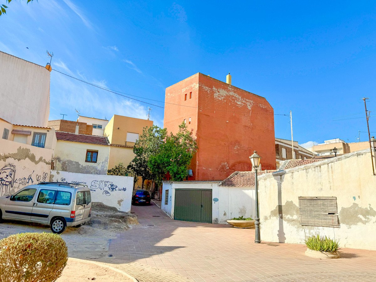 5 Bed Middle Floor Apartment in San Miguel de Salinas