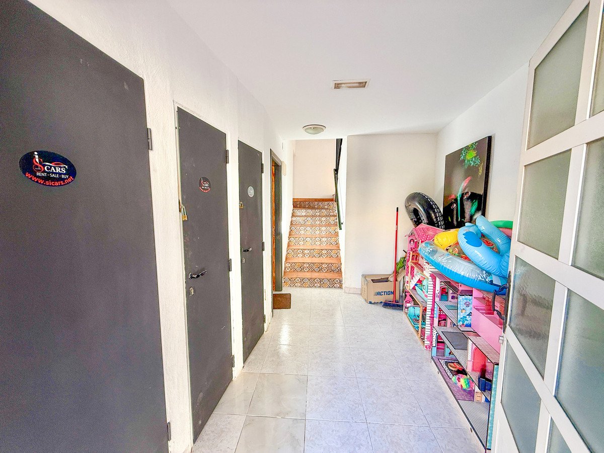 5 Bed Middle Floor Apartment in San Miguel de Salinas