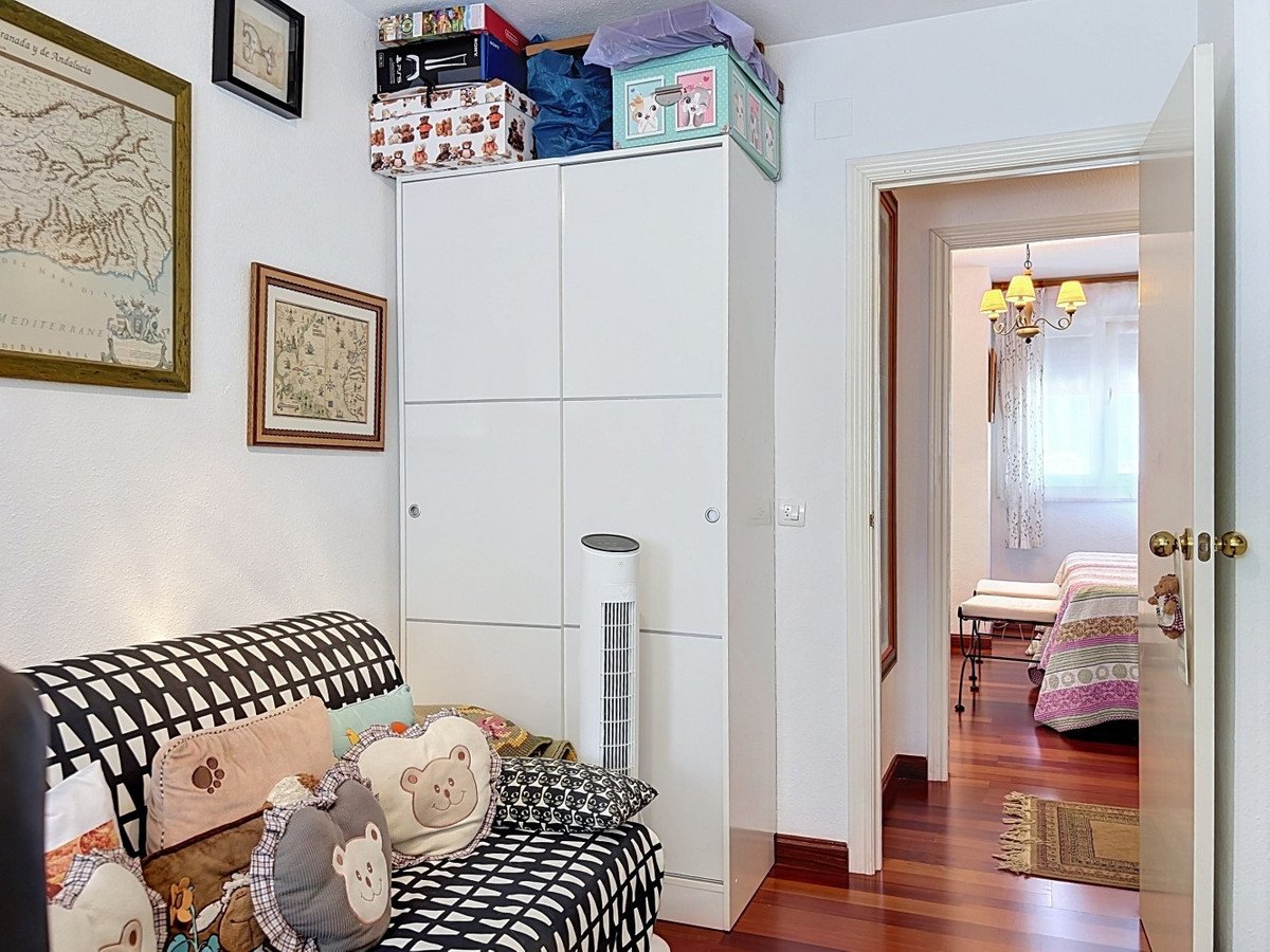4 Bed Middle Floor Apartment in Málaga