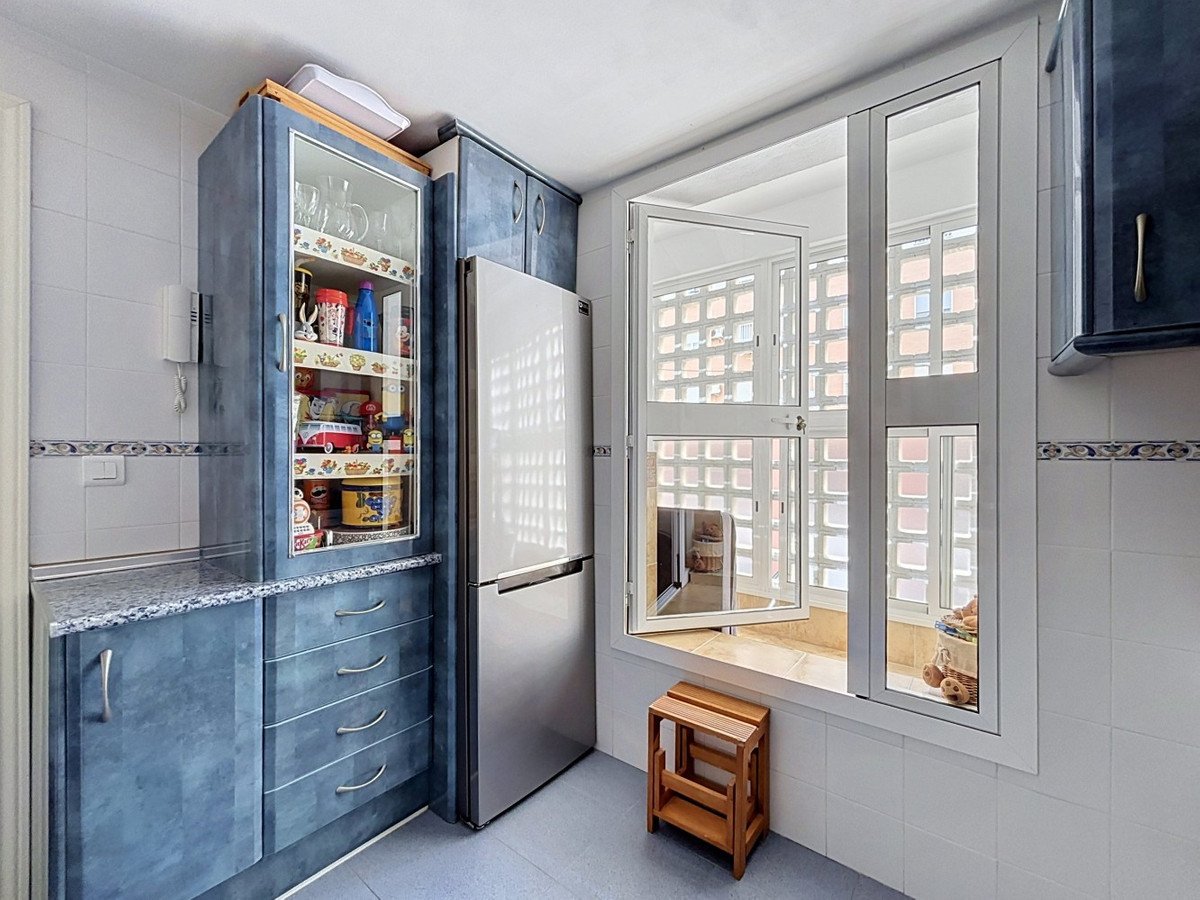 4 Bed Middle Floor Apartment in Málaga