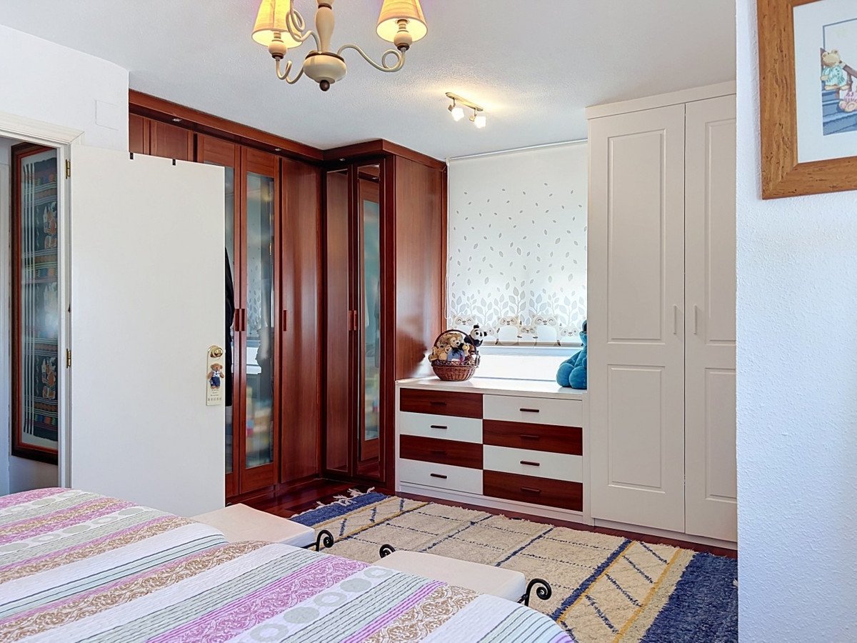 4 Bed Middle Floor Apartment in Málaga