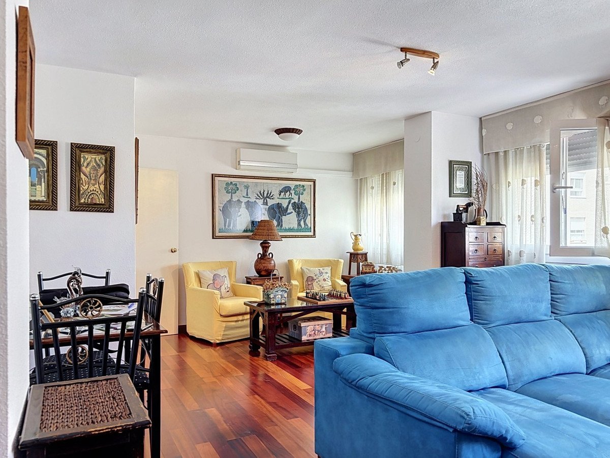 4 Bed Middle Floor Apartment in Málaga