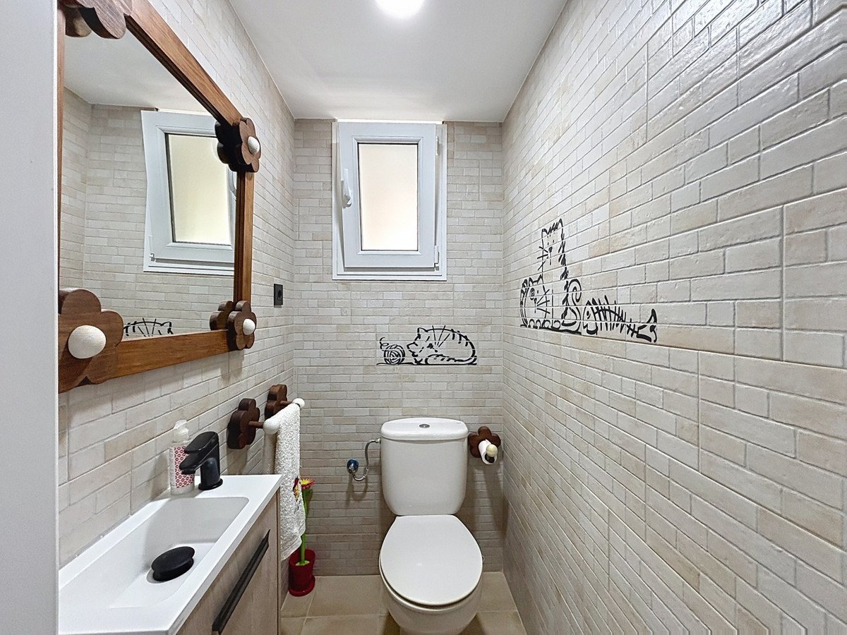 4 Bed Middle Floor Apartment in Málaga
