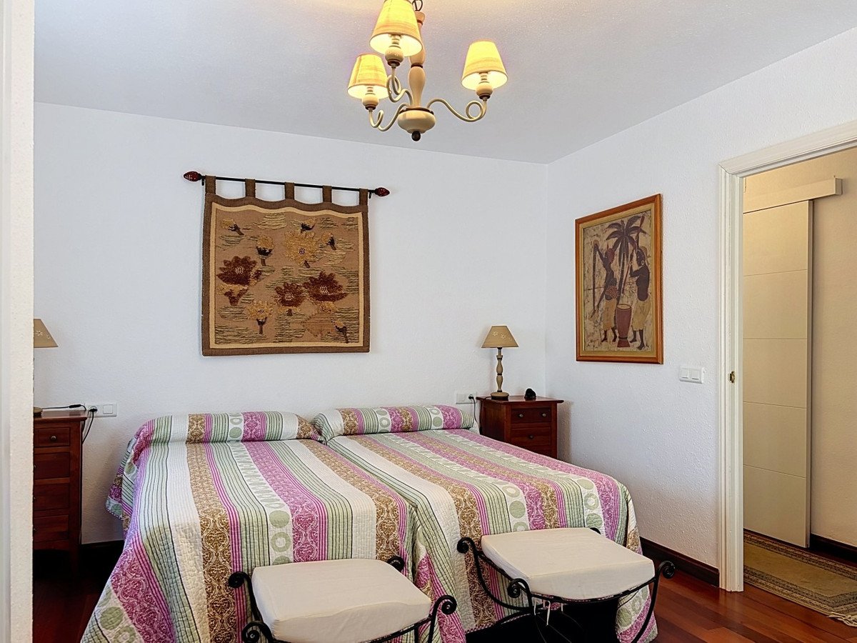 4 Bed Middle Floor Apartment in Málaga
