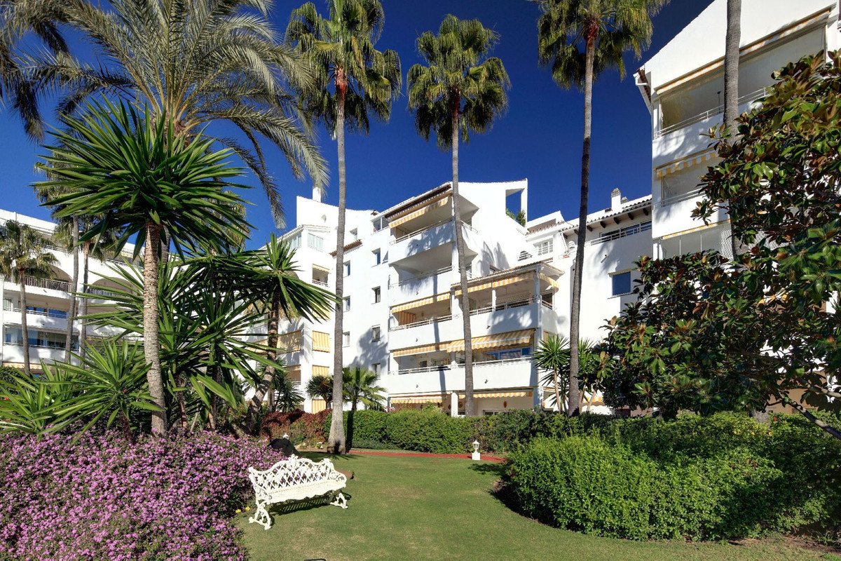 2 Bed Middle Floor Apartment in Atalaya