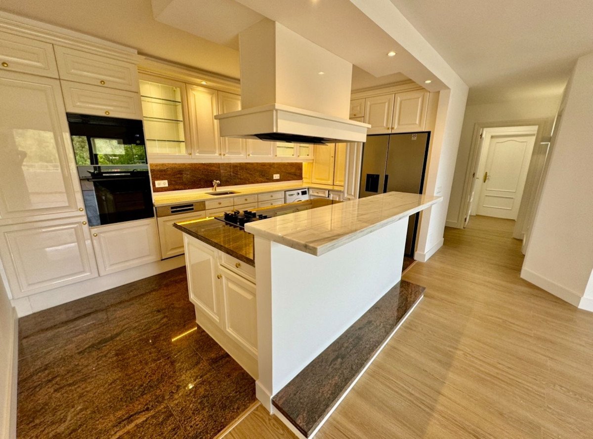 2 Bed Middle Floor Apartment in Atalaya