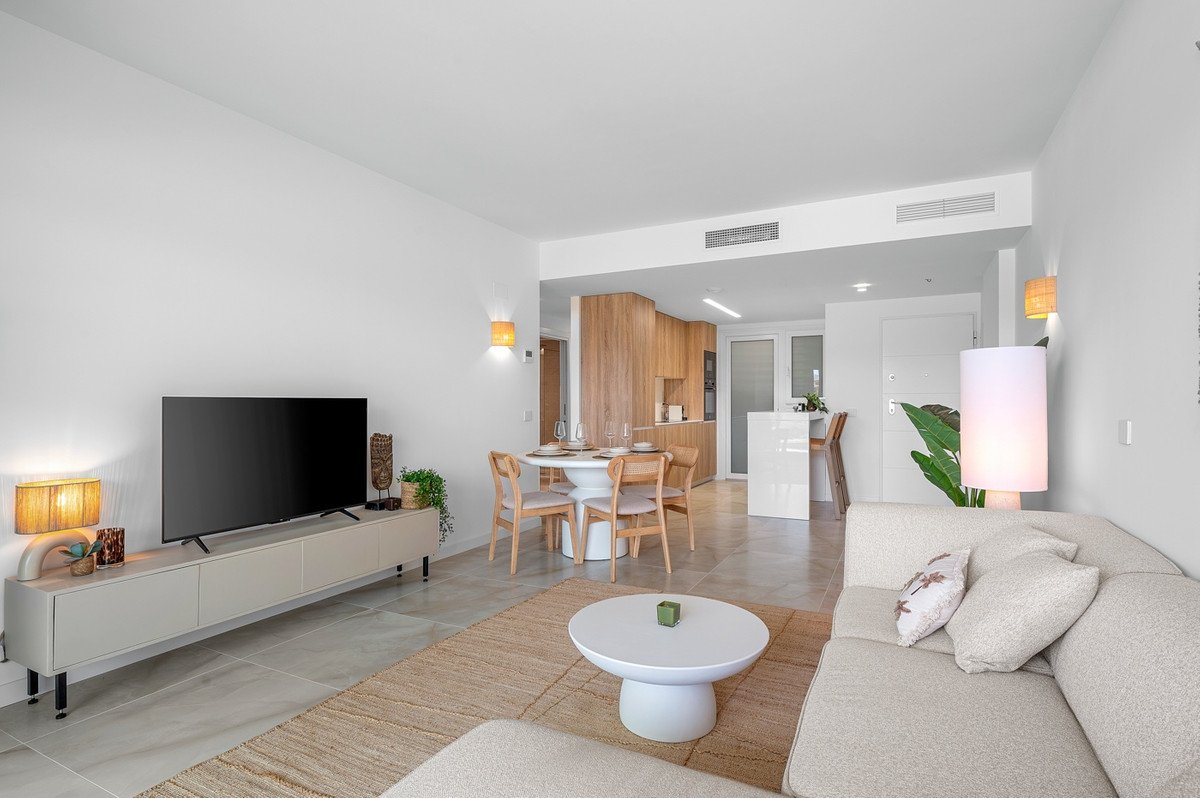 2 Bed Middle Floor Apartment in Punta Prima