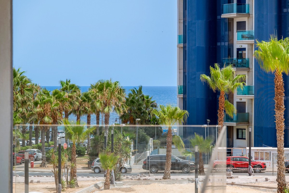 2 Bed Middle Floor Apartment in Punta Prima