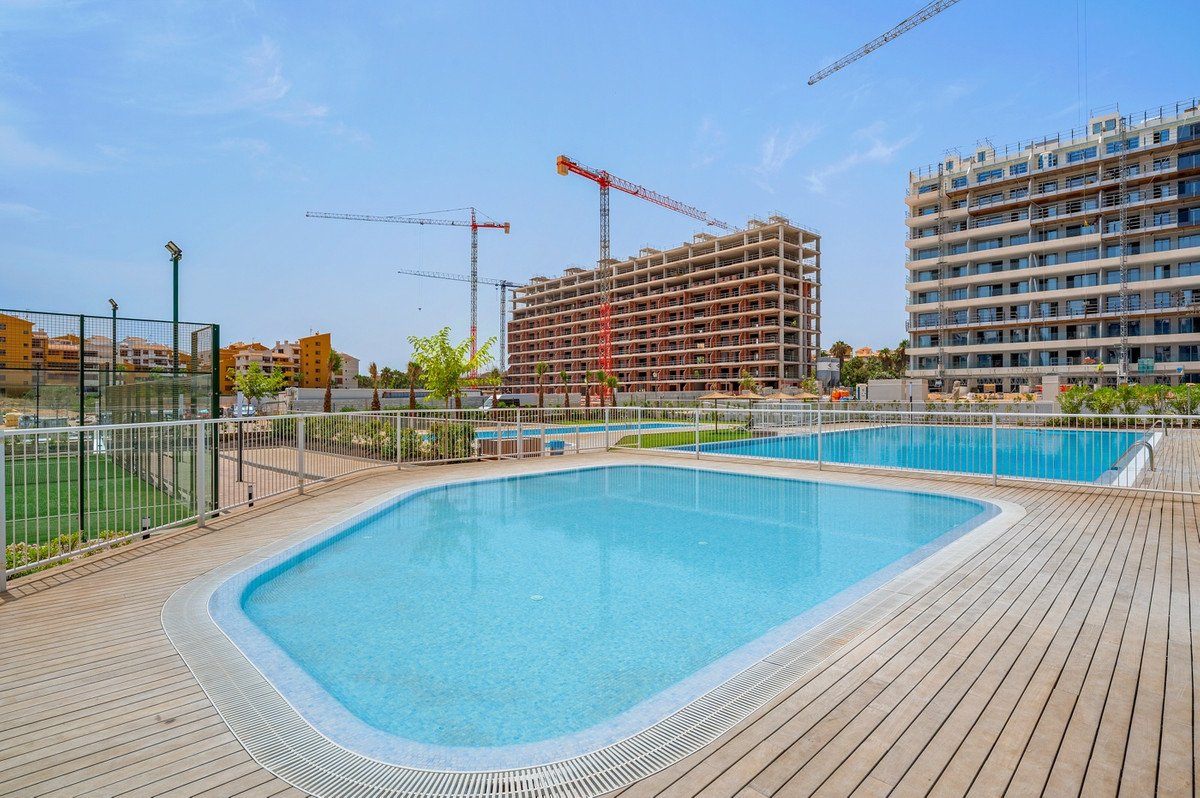 2 Bed Middle Floor Apartment in Punta Prima