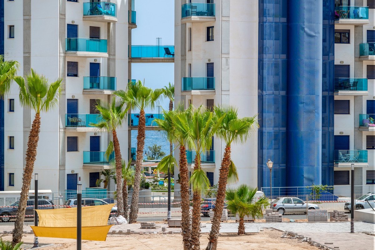 2 Bed Middle Floor Apartment in Punta Prima