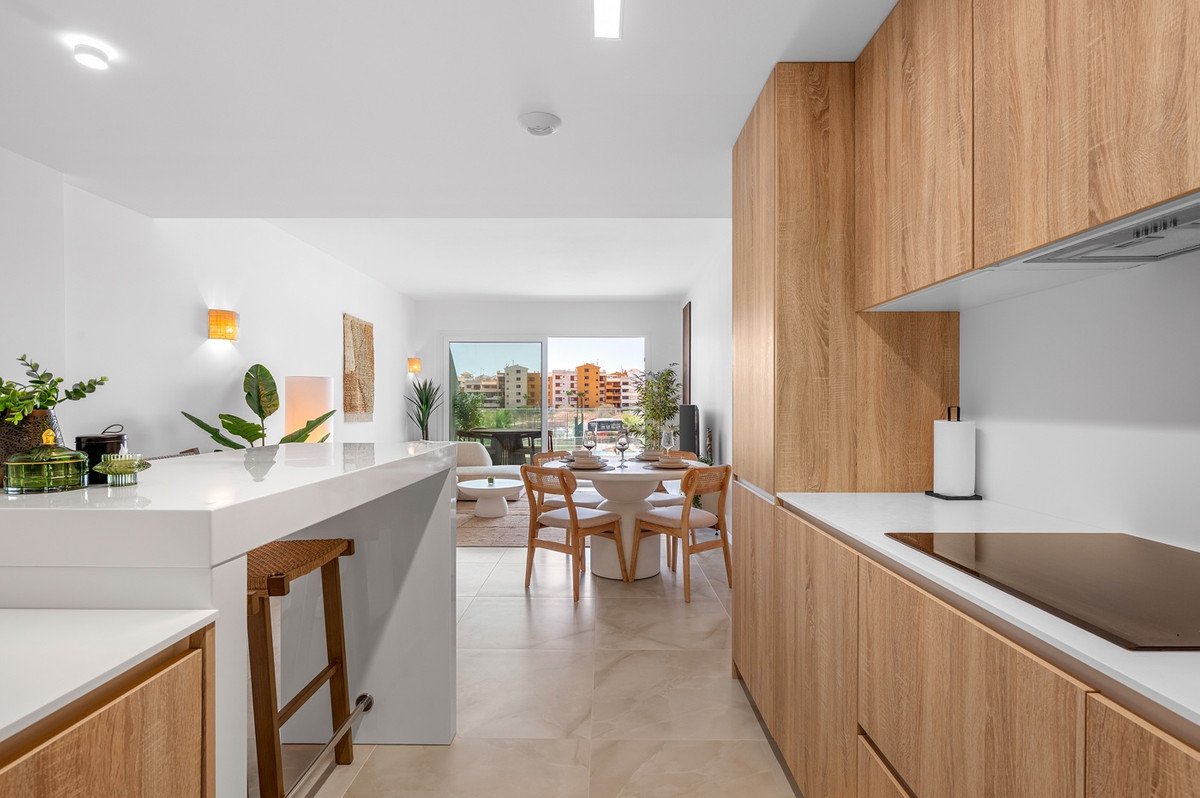 2 Bed Middle Floor Apartment in Punta Prima