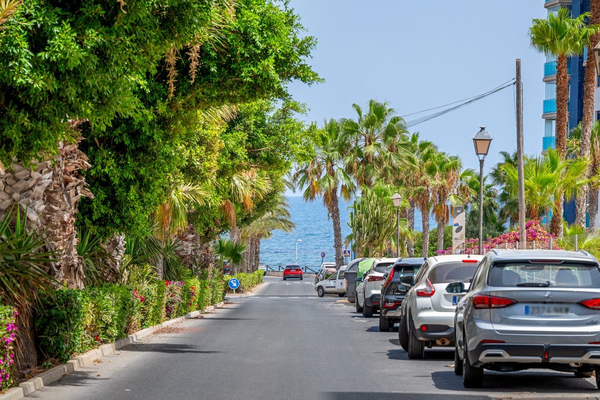 2 Bed Middle Floor Apartment in Punta Prima