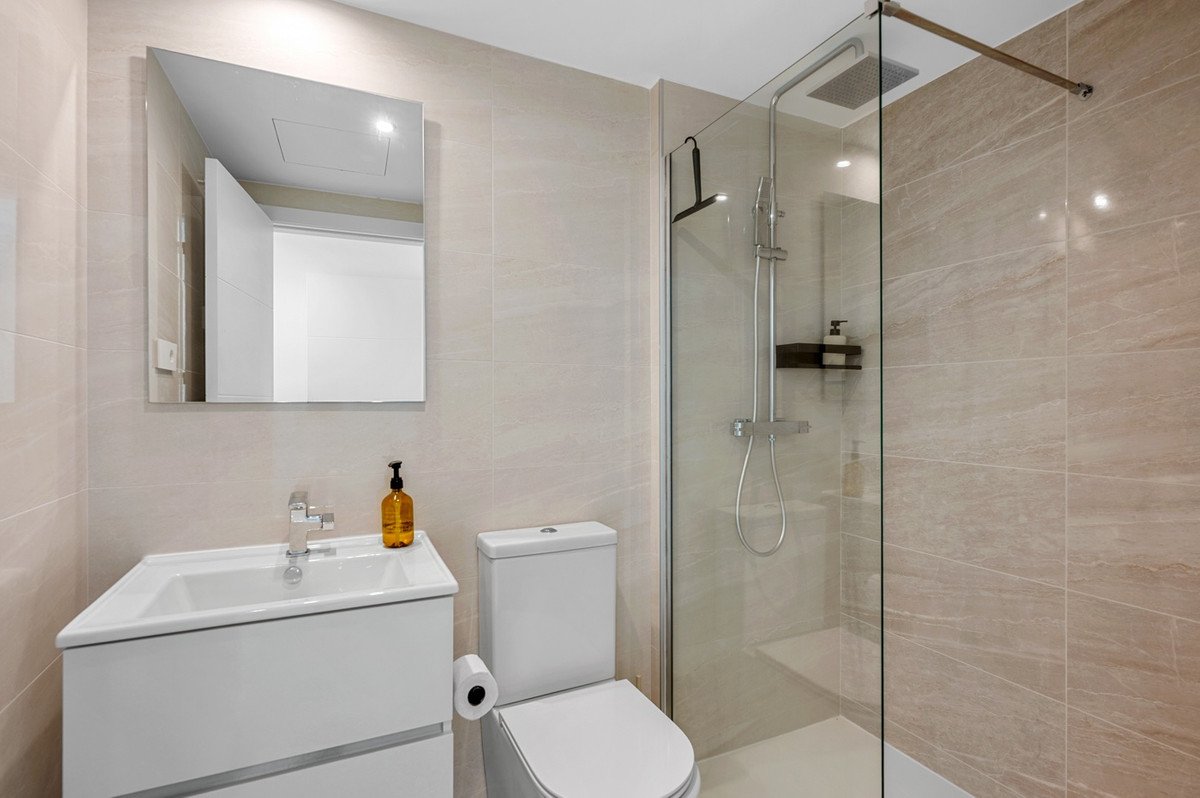 2 Bed Middle Floor Apartment in Punta Prima