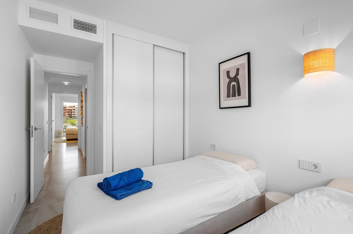 2 Bed Middle Floor Apartment in Punta Prima