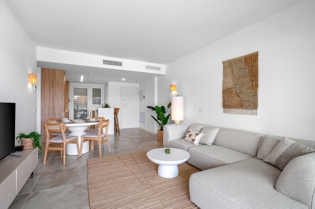 2 Bed Middle Floor Apartment in Punta Prima