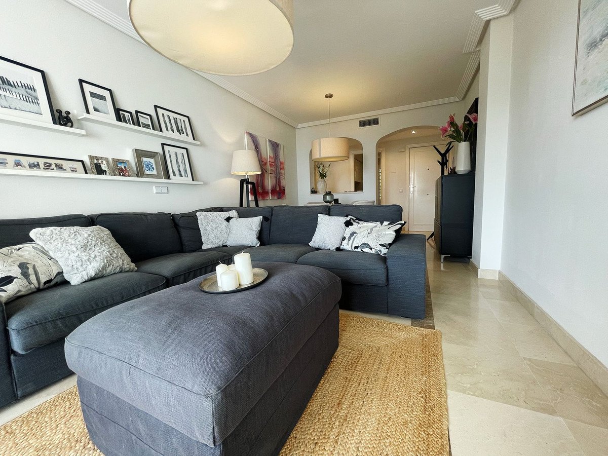 2 Bed Middle Floor Apartment in Los Arqueros