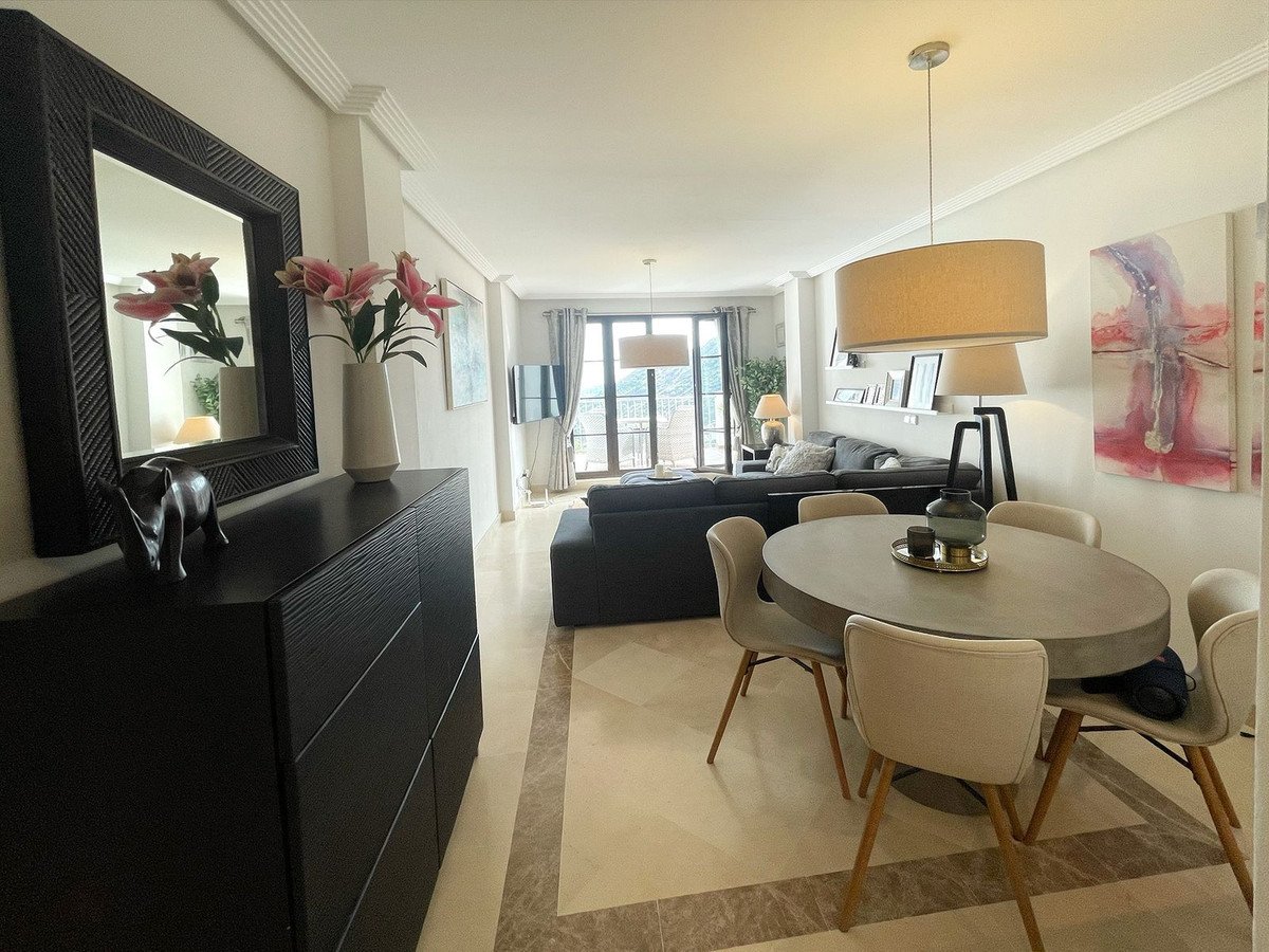 2 Bed Middle Floor Apartment in Los Arqueros