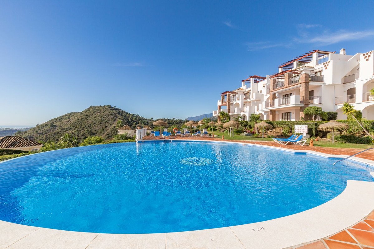 2 Bed Middle Floor Apartment in Los Arqueros