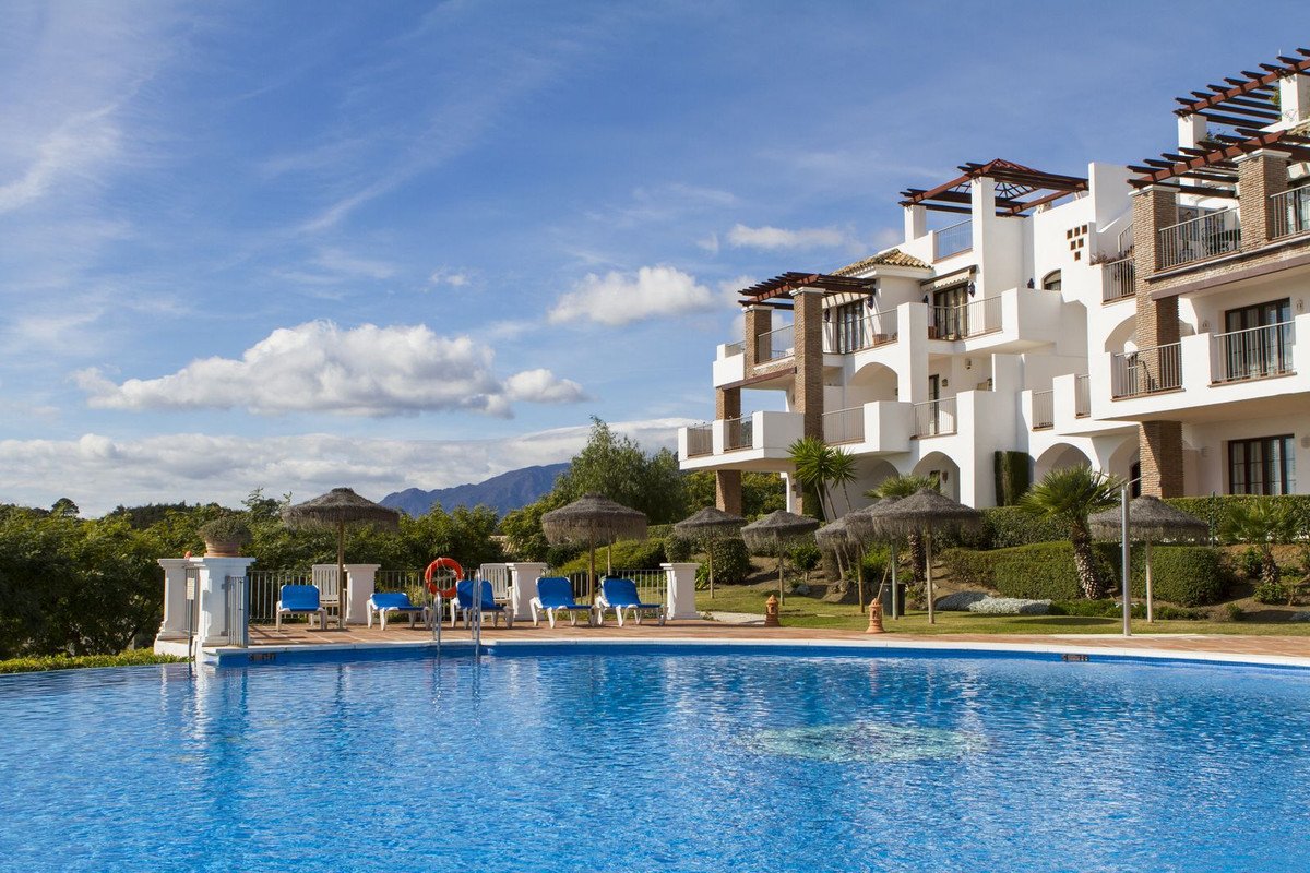 2 Bed Middle Floor Apartment in Los Arqueros
