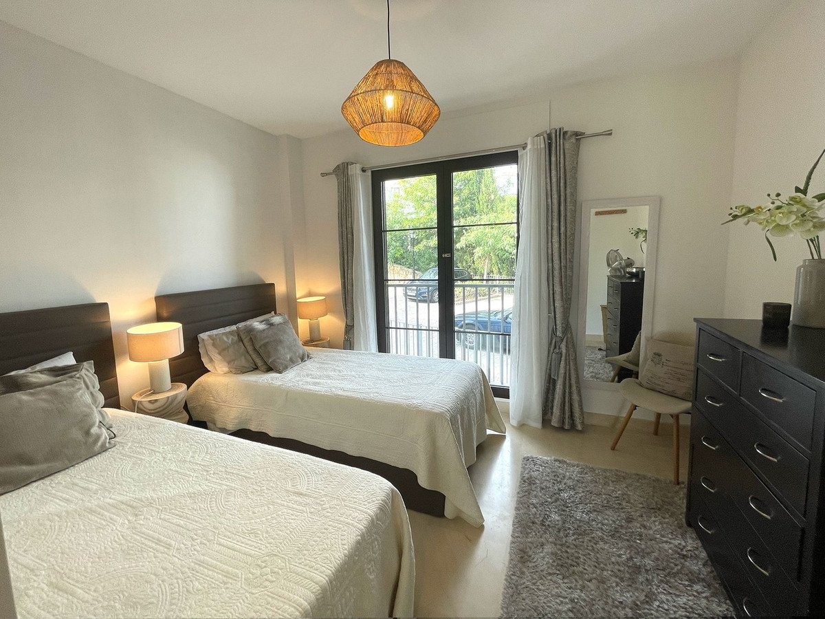 2 Bed Middle Floor Apartment in Los Arqueros