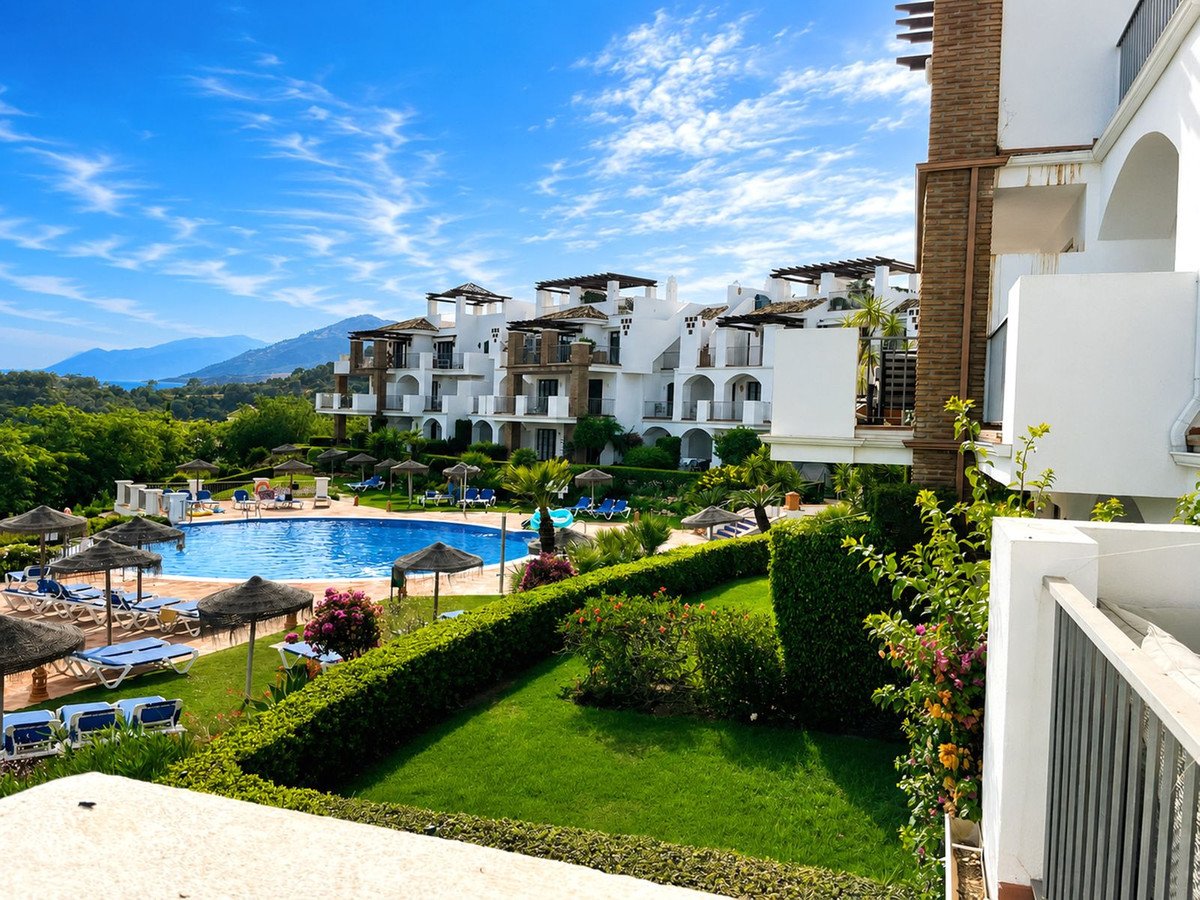 2 Bed Middle Floor Apartment in Los Arqueros