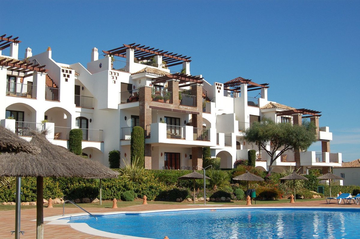2 Bed Middle Floor Apartment in Los Arqueros