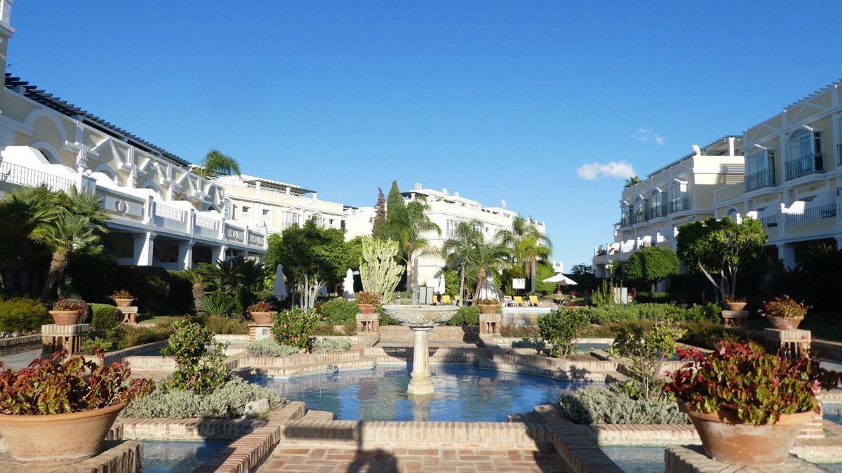 2 Bed Penthouse in Nueva Andalucía