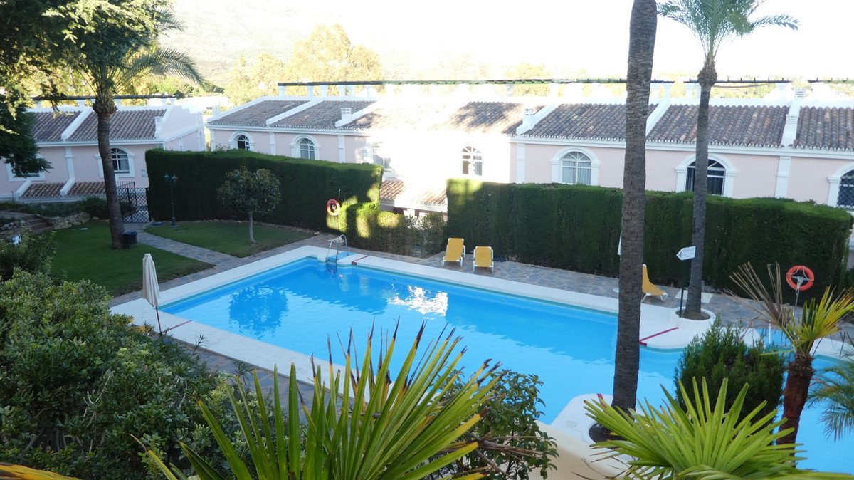 2 Bed Penthouse in Nueva Andalucía