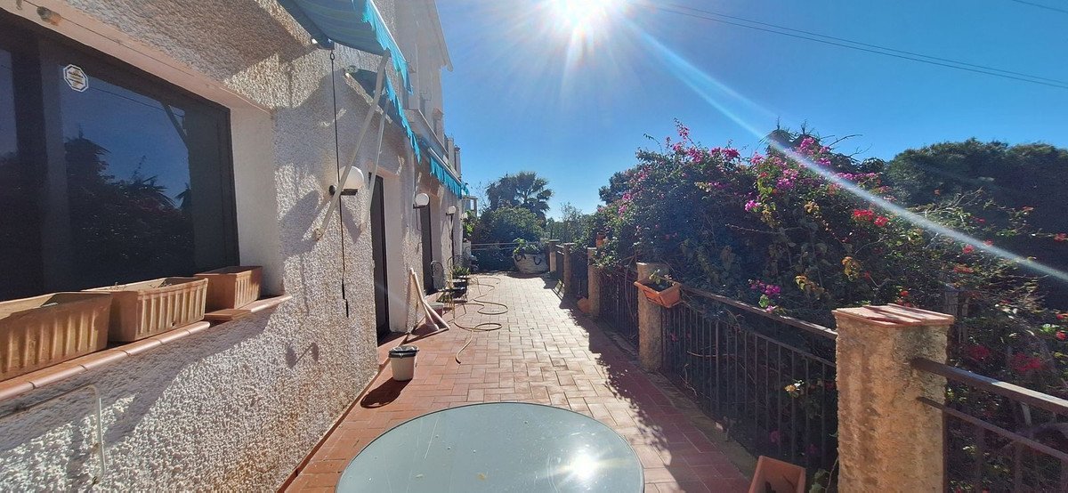 4 Bed Detached Villa in Torreblanca