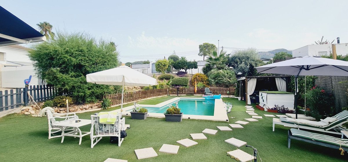 4 Bed Detached Villa in Alhaurín de la Torre