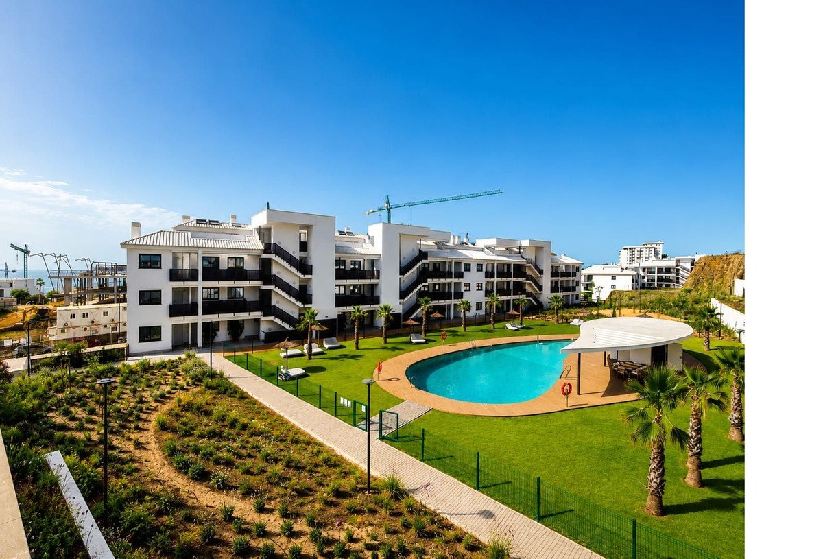 2 Bed Middle Floor Apartment in Higueron