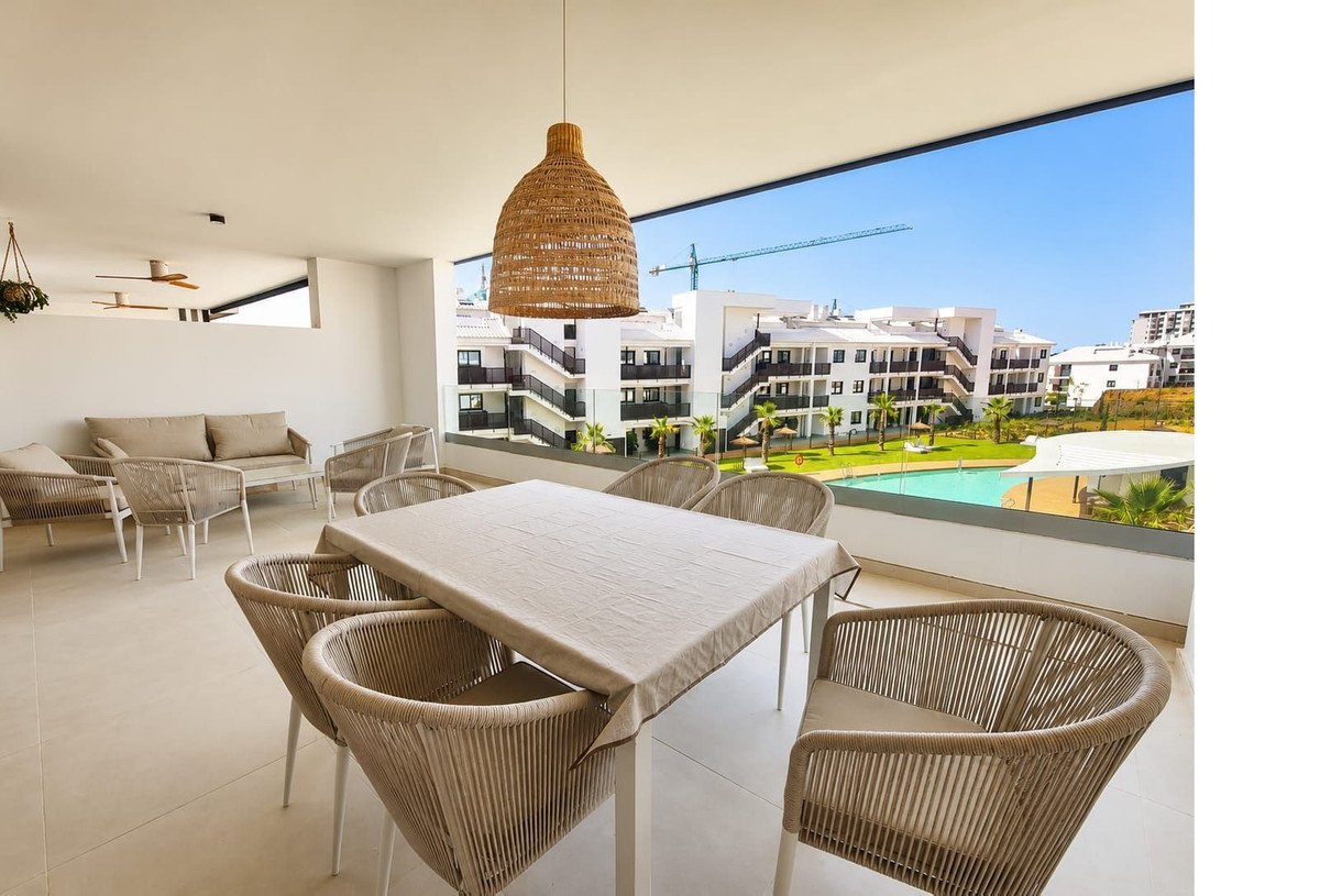 2 Bed Middle Floor Apartment in Higueron