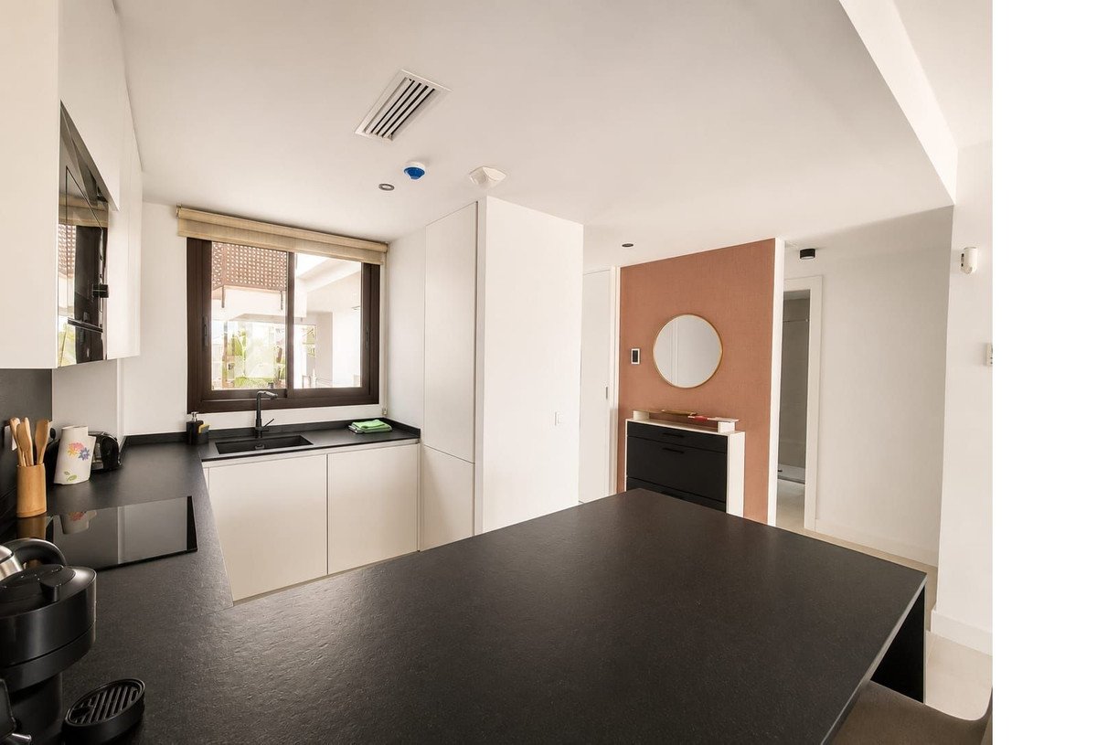 2 Bed Middle Floor Apartment in Higueron