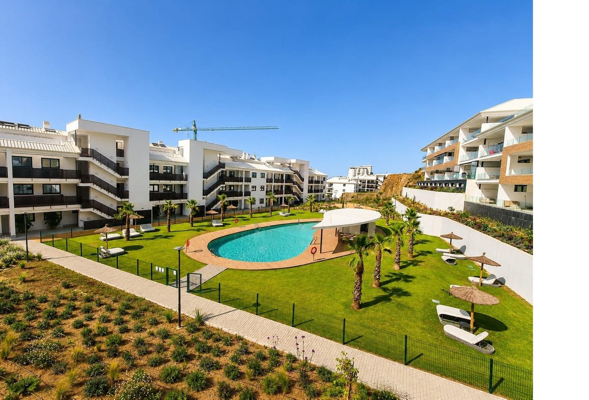 2 Bed Middle Floor Apartment in Higueron