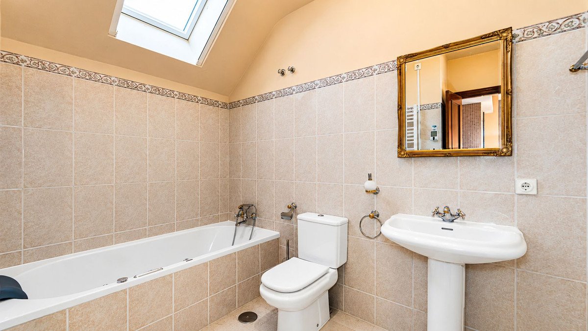 3 Bed Penthouse Duplex in Costabella