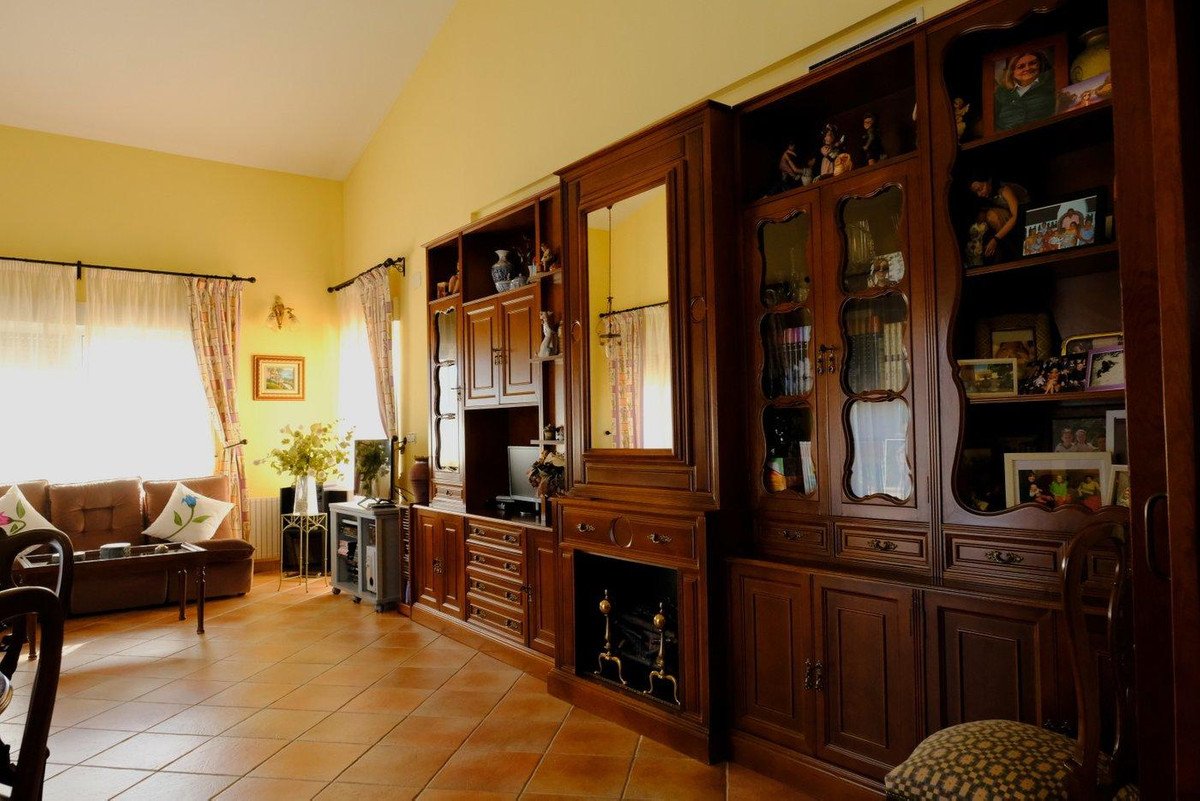 5 Bed Townhouse in Orihuela