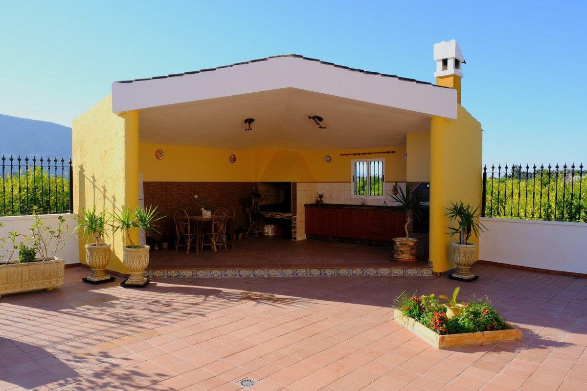 5 Bed Townhouse in Orihuela