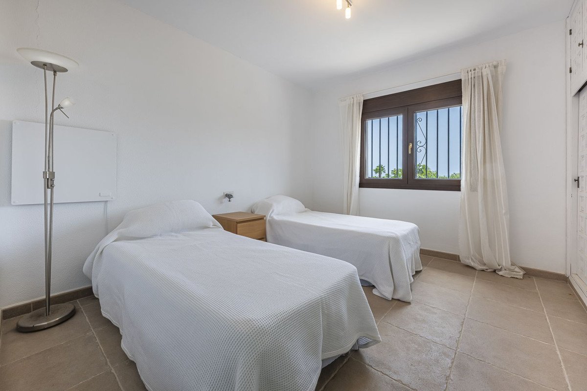 4 Bed Detached Villa in Punta Chullera