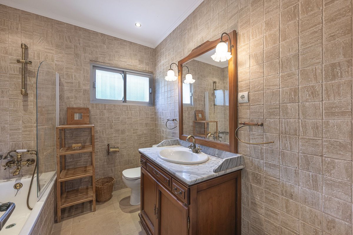4 Bed Detached Villa in Punta Chullera