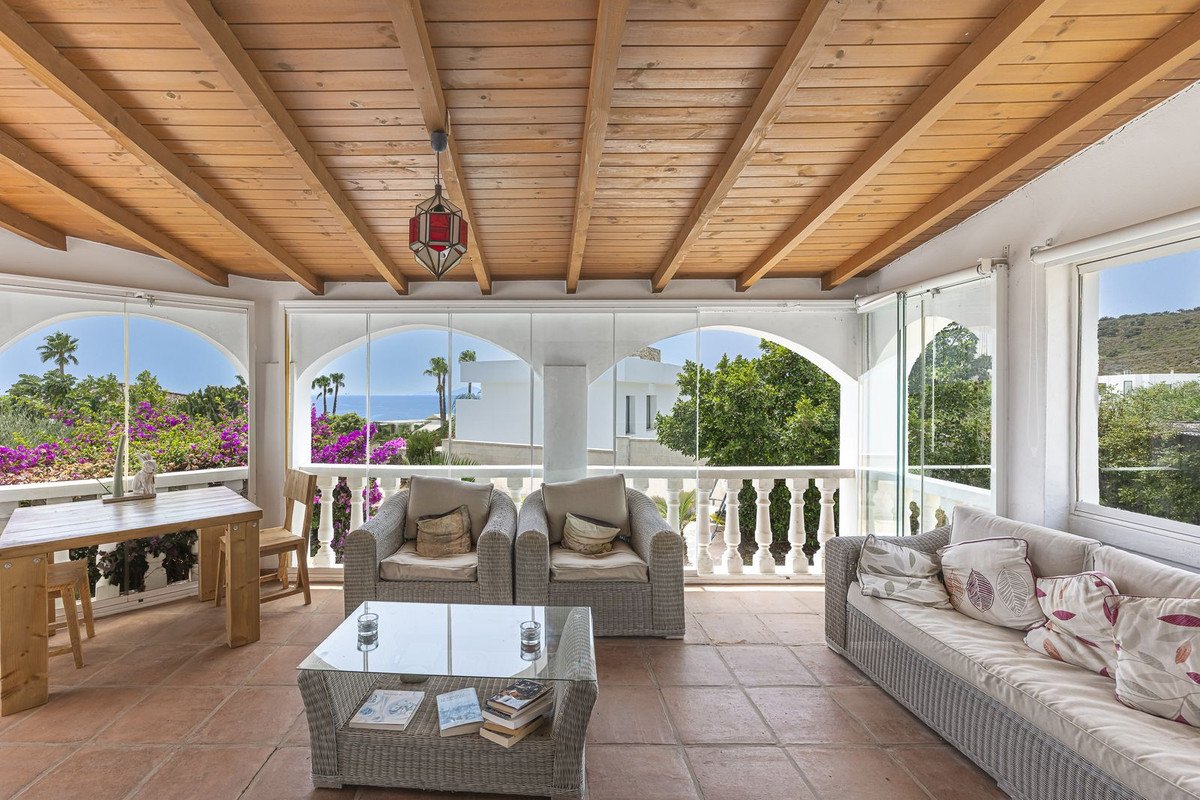 4 Bed Detached Villa in Punta Chullera