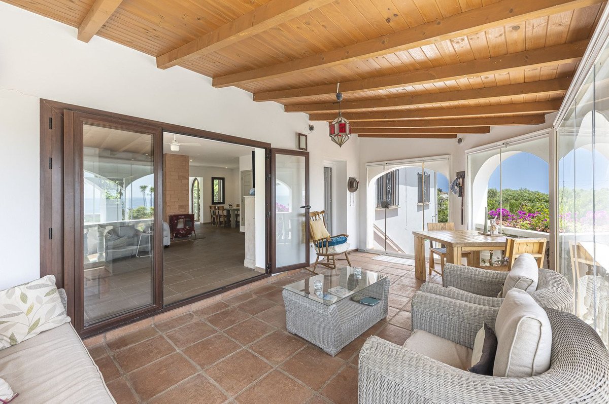 4 Bed Detached Villa in Punta Chullera